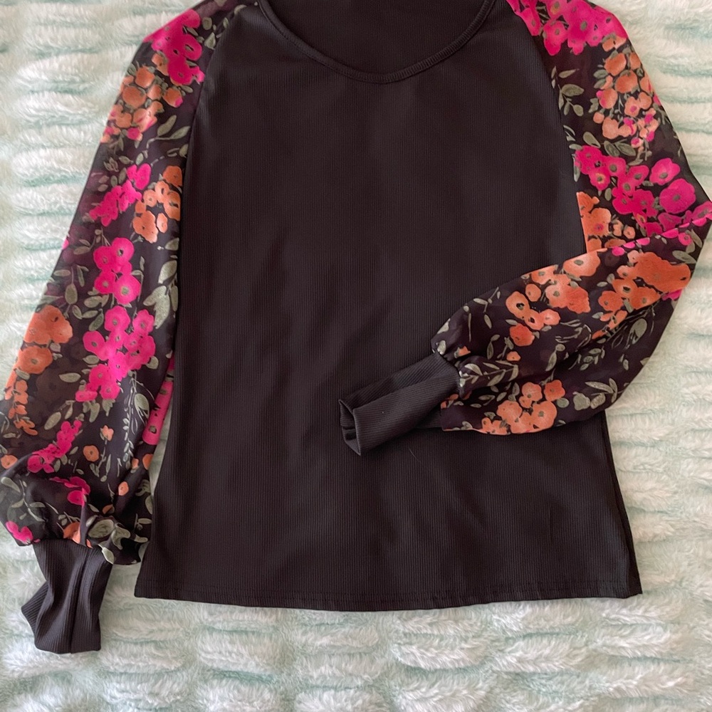 Lantern sleeve top small - Picture 2 of 4